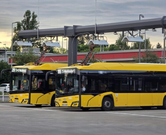Berlin nagyszabású gyorstöltő-hálózat fejlesztéssel készül újabb 270 Solaris villanybusz fogadására