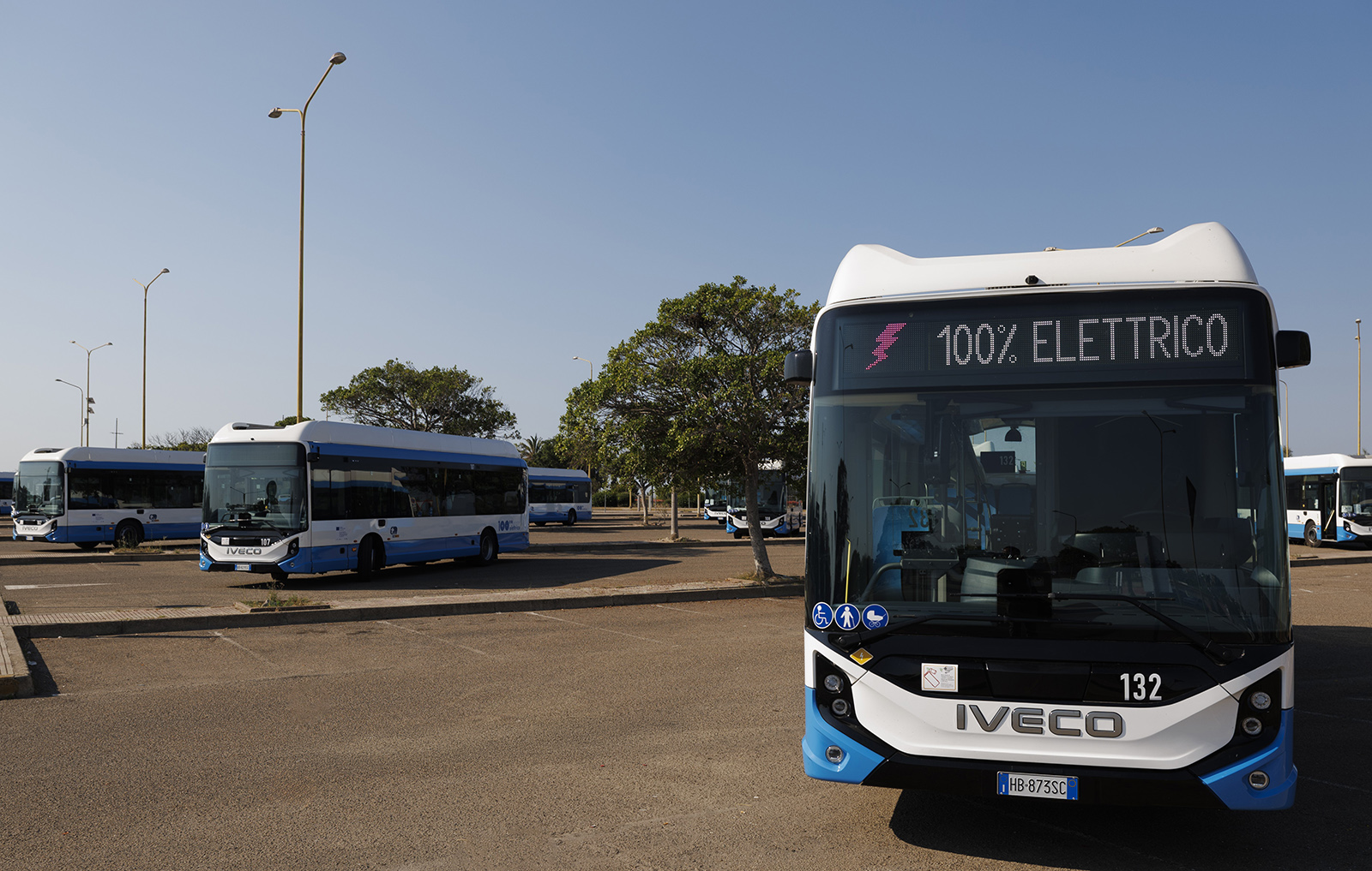 Negyvenhét új Iveco E-Way érkezésével elérte a 70%-ot a villanybuszok aránya Cagliariban