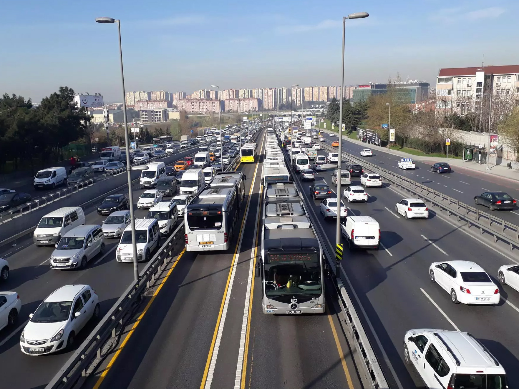 BRT-rendszerek: a kötöttpályás közlekedés rugalmas alternatívái 3 Istanbul Metrobus cikkbe