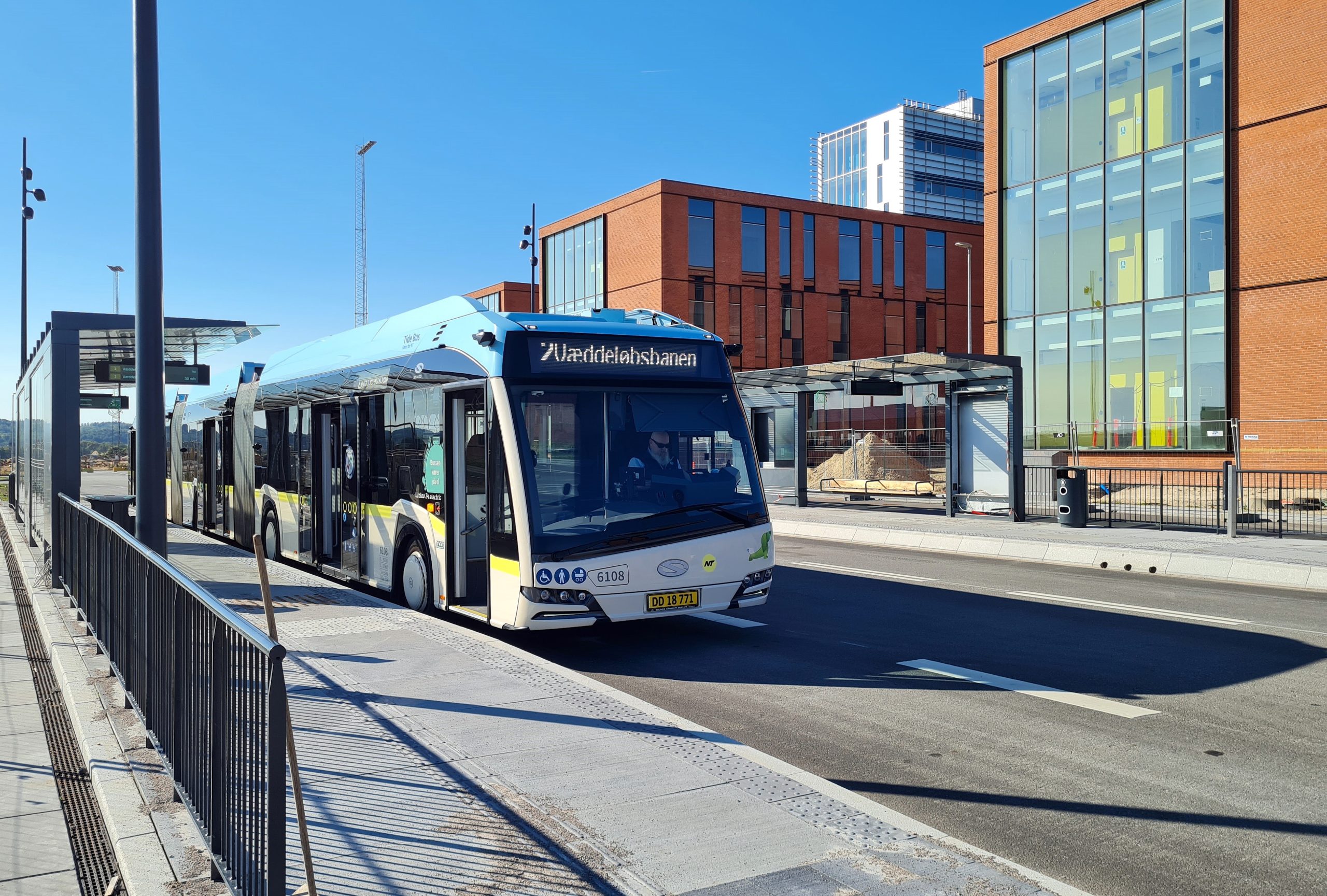 BRT-rendszerek: a kötöttpályás közlekedés rugalmas alternatívái 5 Plusbussen ved NAU scaled