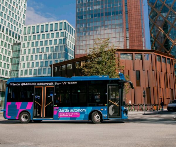 Leállította a svéd közlekedési hatóság a göteborgi önvezető busz projektjét
