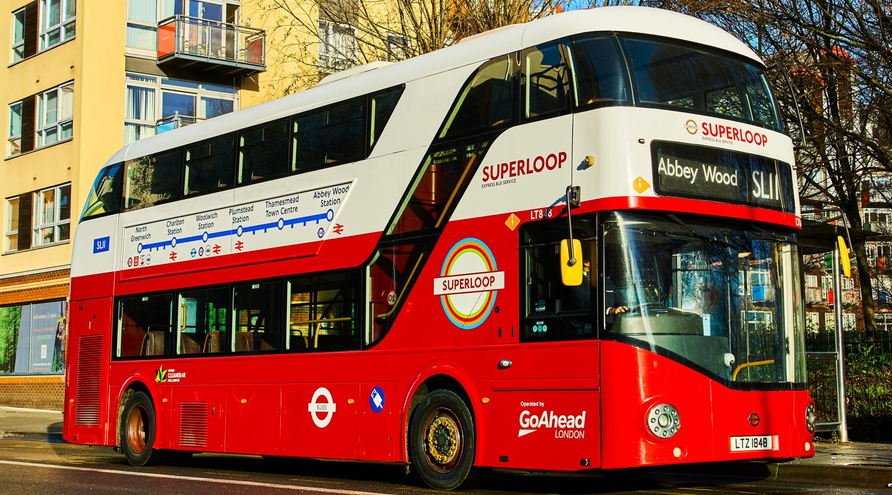 BRT-rendszerek: a kötöttpályás közlekedés rugalmas alternatívái 10 TfL SL11 bus 1