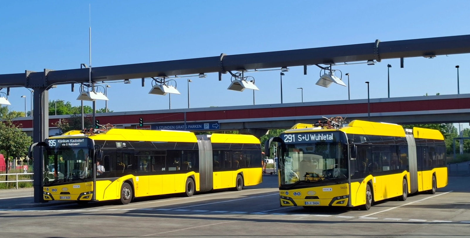 Berlin nagyszabású gyorstöltő-hálózat fejlesztéssel készül újabb 270 Solaris villanybusz fogadására 5 Titelbild