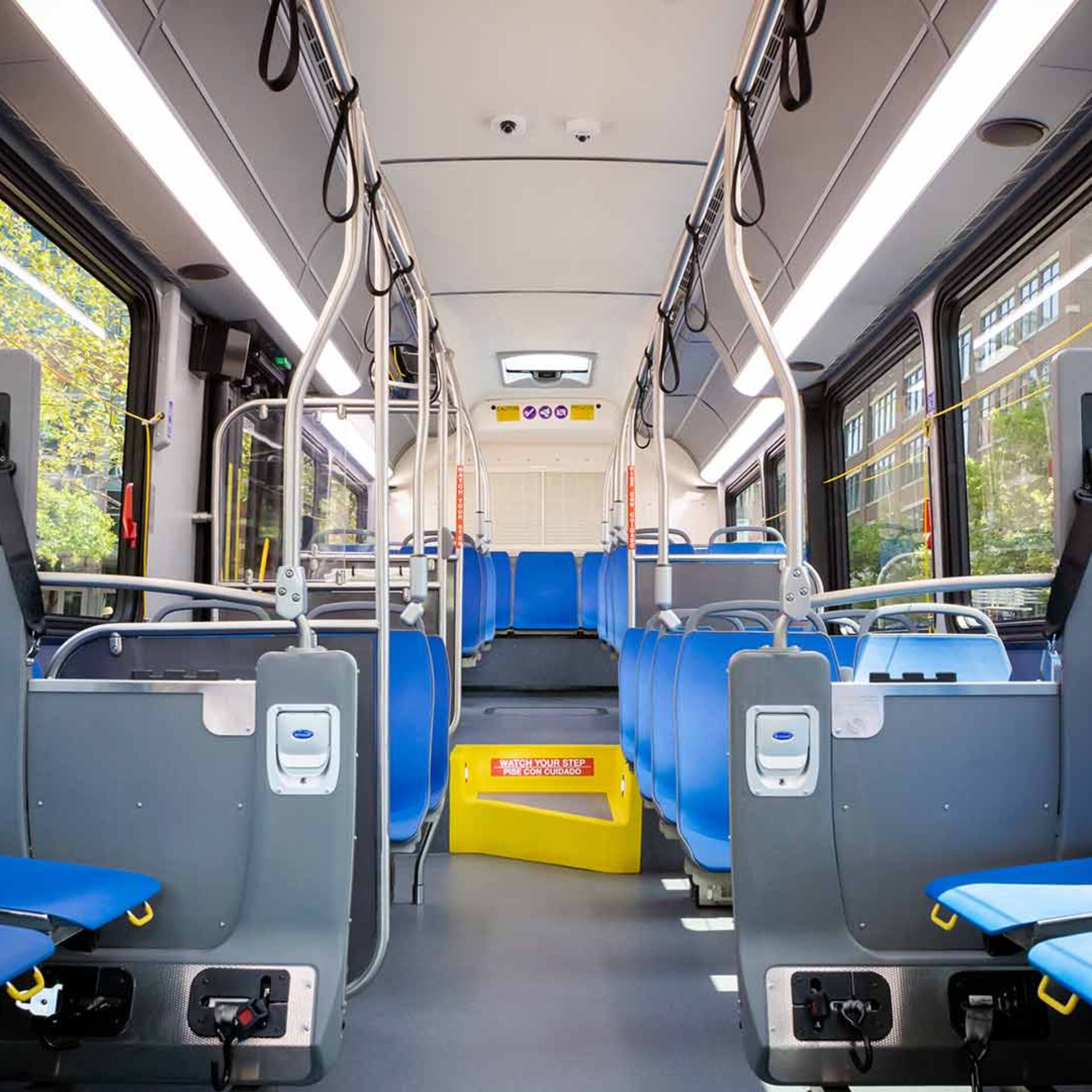 Egy busz két kontinensre – ezért készül teljesen új Solaris Urbino az amerikai piacra 8 cng interior 1 1920x1920 c default