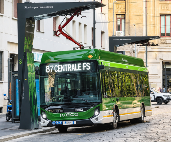 Rekordot hozott az első félév: történelmi csúcson a városi e-buszok piaci részesedése Európában