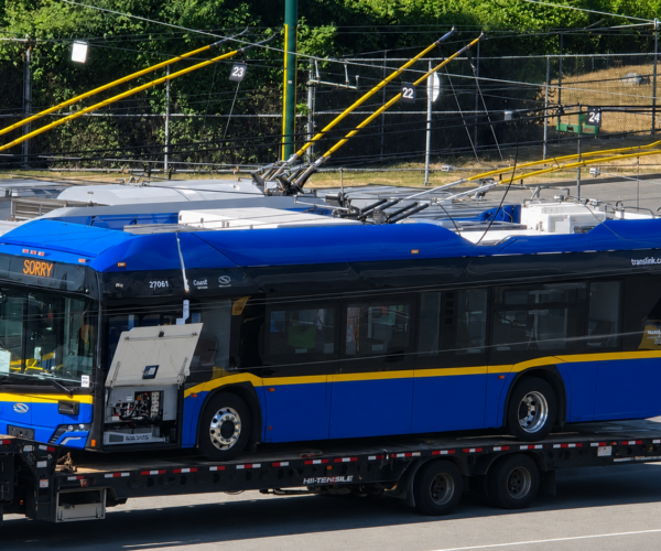 Megérkezett Kanadába a TransLink első Solaris Trollinója, hamarosan befut a csuklós prototípus is