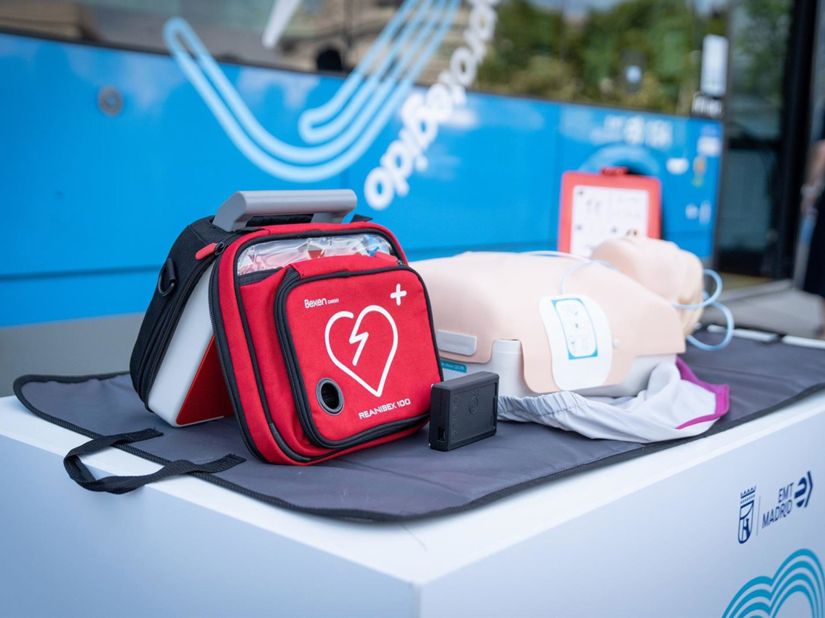 Defibrillátorokkal szereli fel autóbuszait az EMT Madrid 2 fotonoticia 20260715161717