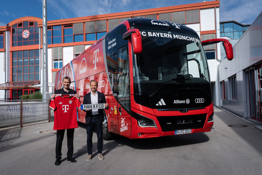 p bus handover man fc bayern 01 cimlapkep