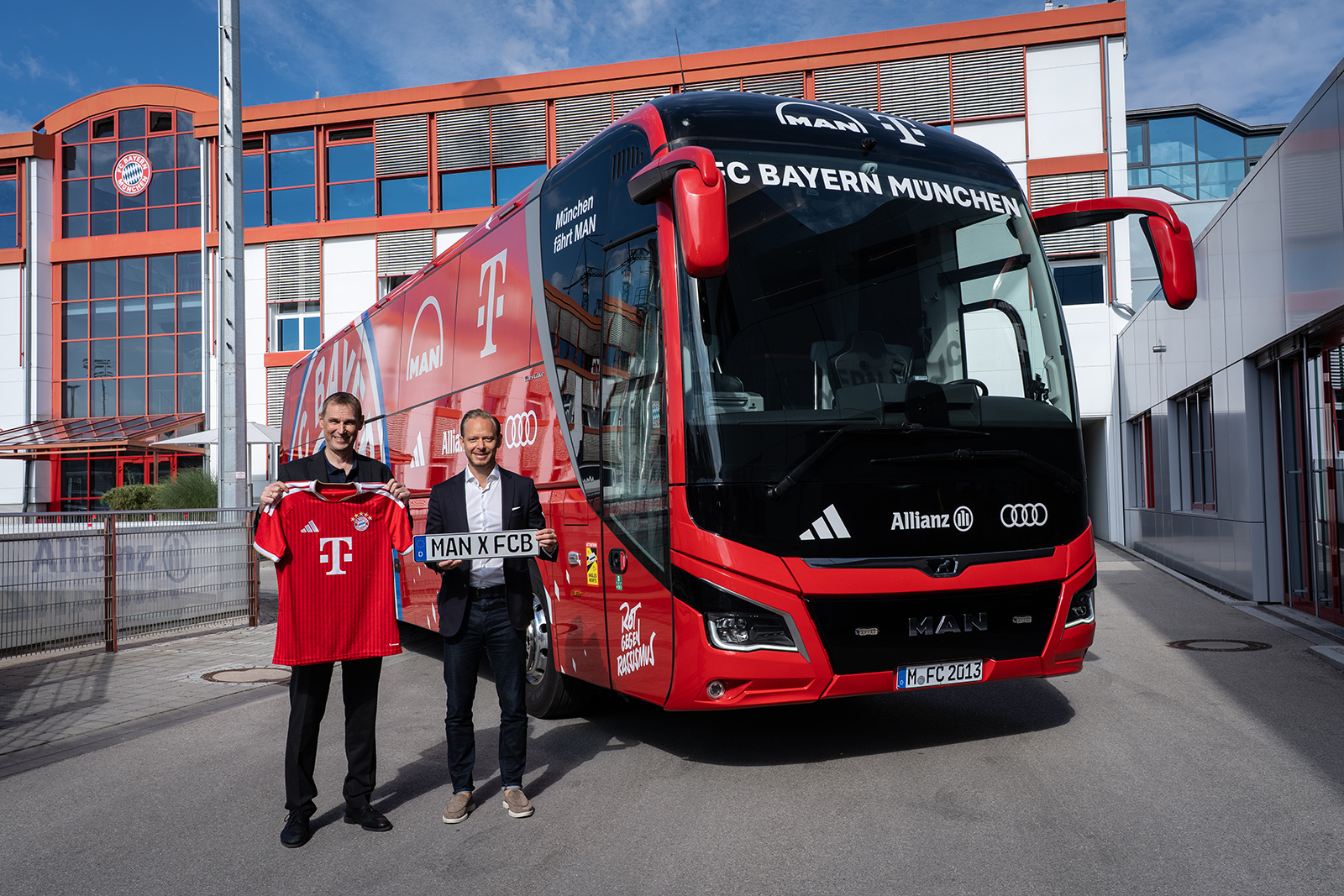 Új MAN Lion's Coach L csapatbusszal indítja a szezont az FC Bayern München