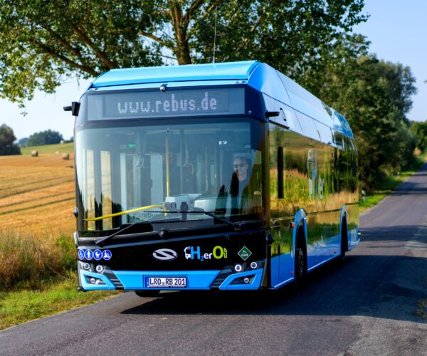 Már több mint 3 millió kilométert teljesített zöld hidrogénnel a Rebus 52 darabos hidrogénbusz-flottája